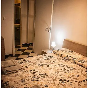 apt-tra-mare-e-centro.hotelitalianriviera.com/